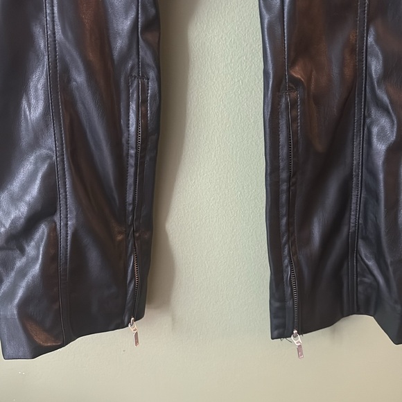 Urban Outfitters Olivia Faux Leather Zip Front Pants Black Sz 2 - Picture 10 of 12